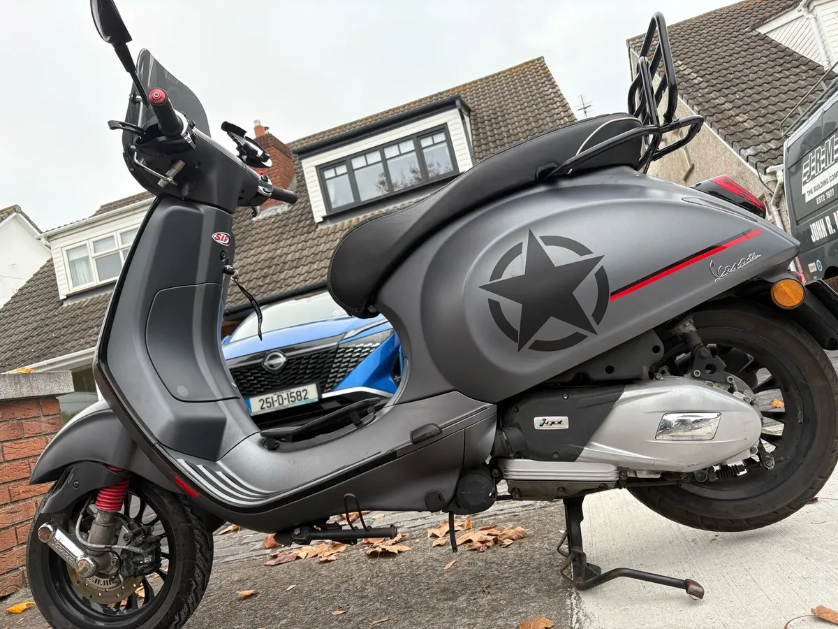 Vespa Sprint 125 - Image 1