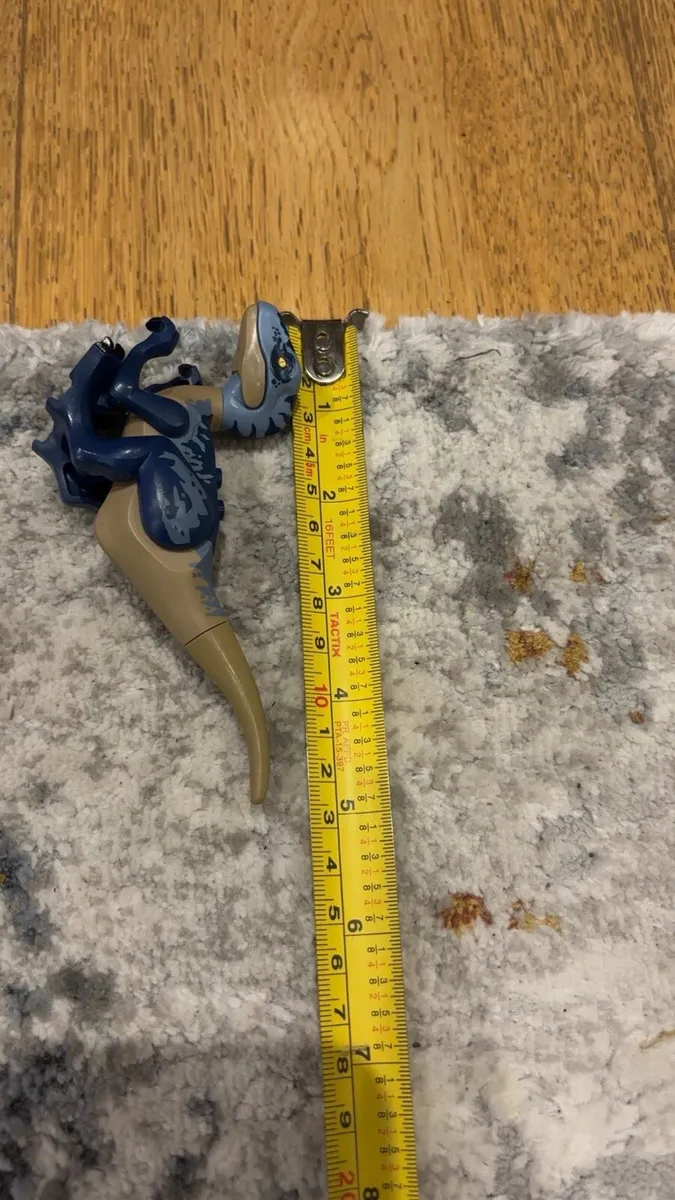 Dinosaur Figures Lot 3 - Image 1