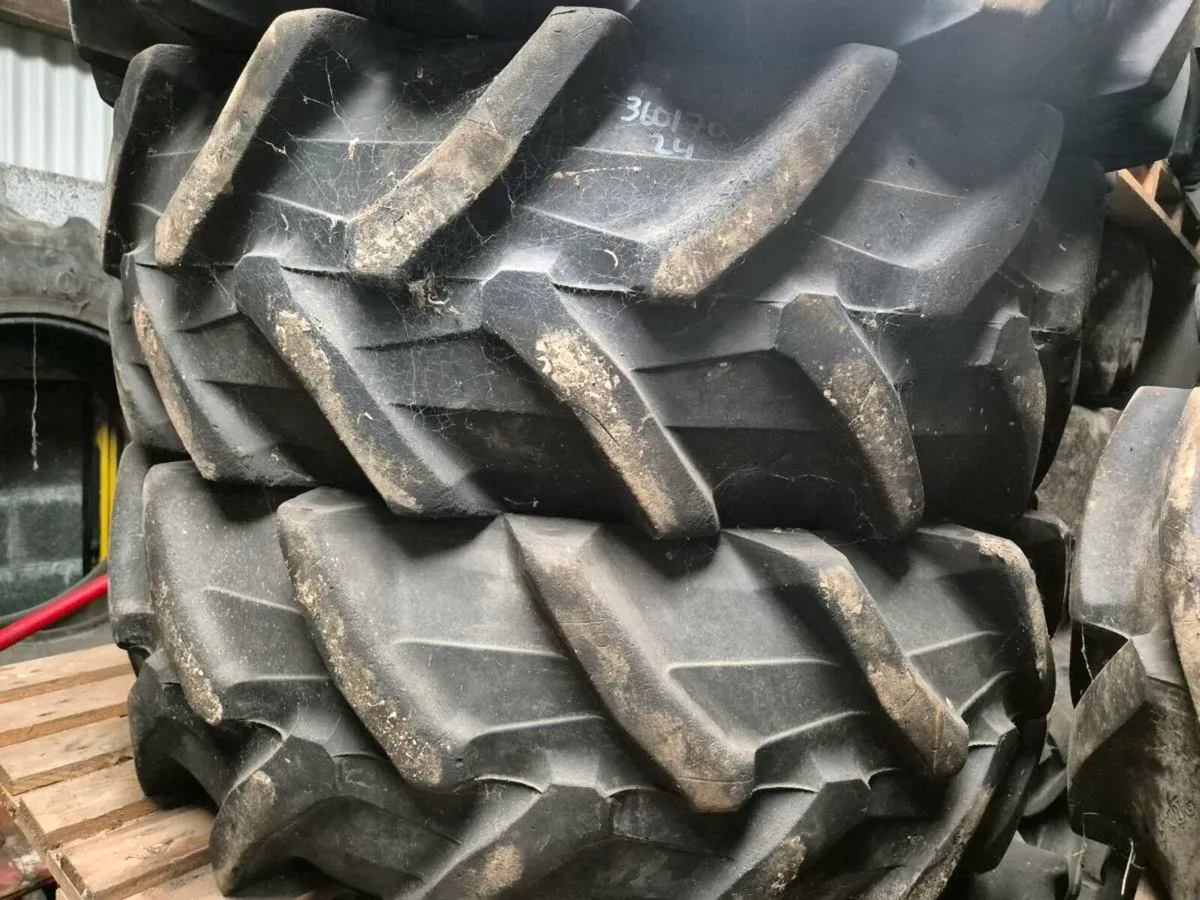 Tractor tyres - Image 1
