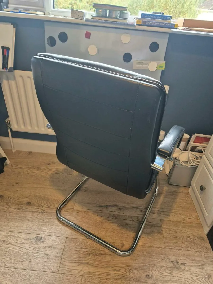 Executive Office Chair Black Leather - Image 3