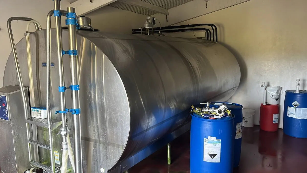Mueller milk tanks - Image 1