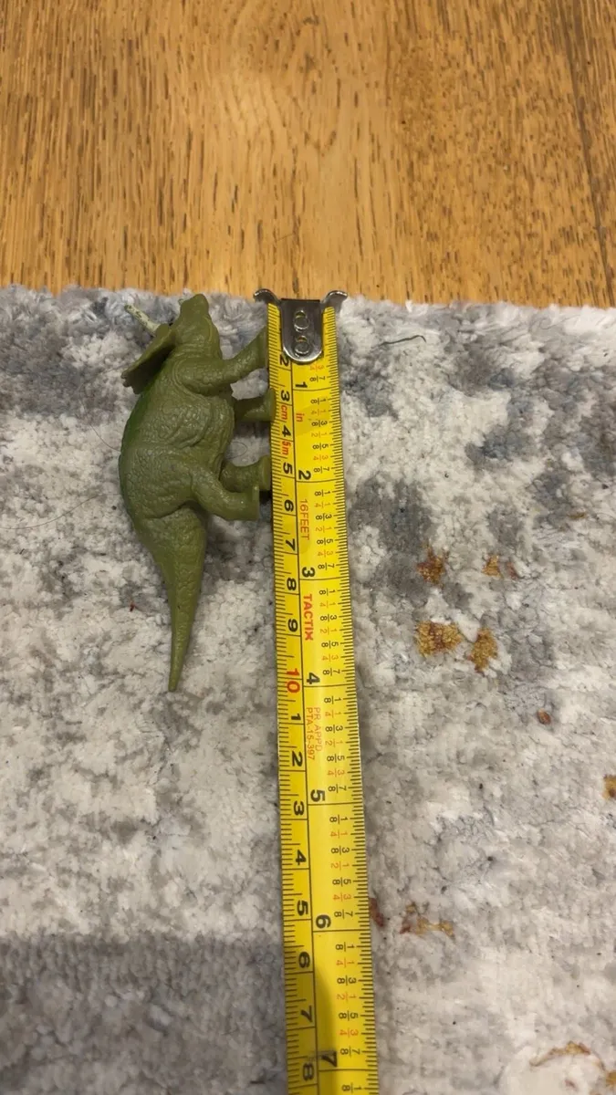 Dinosaur Figures Lot 4 - Image 2