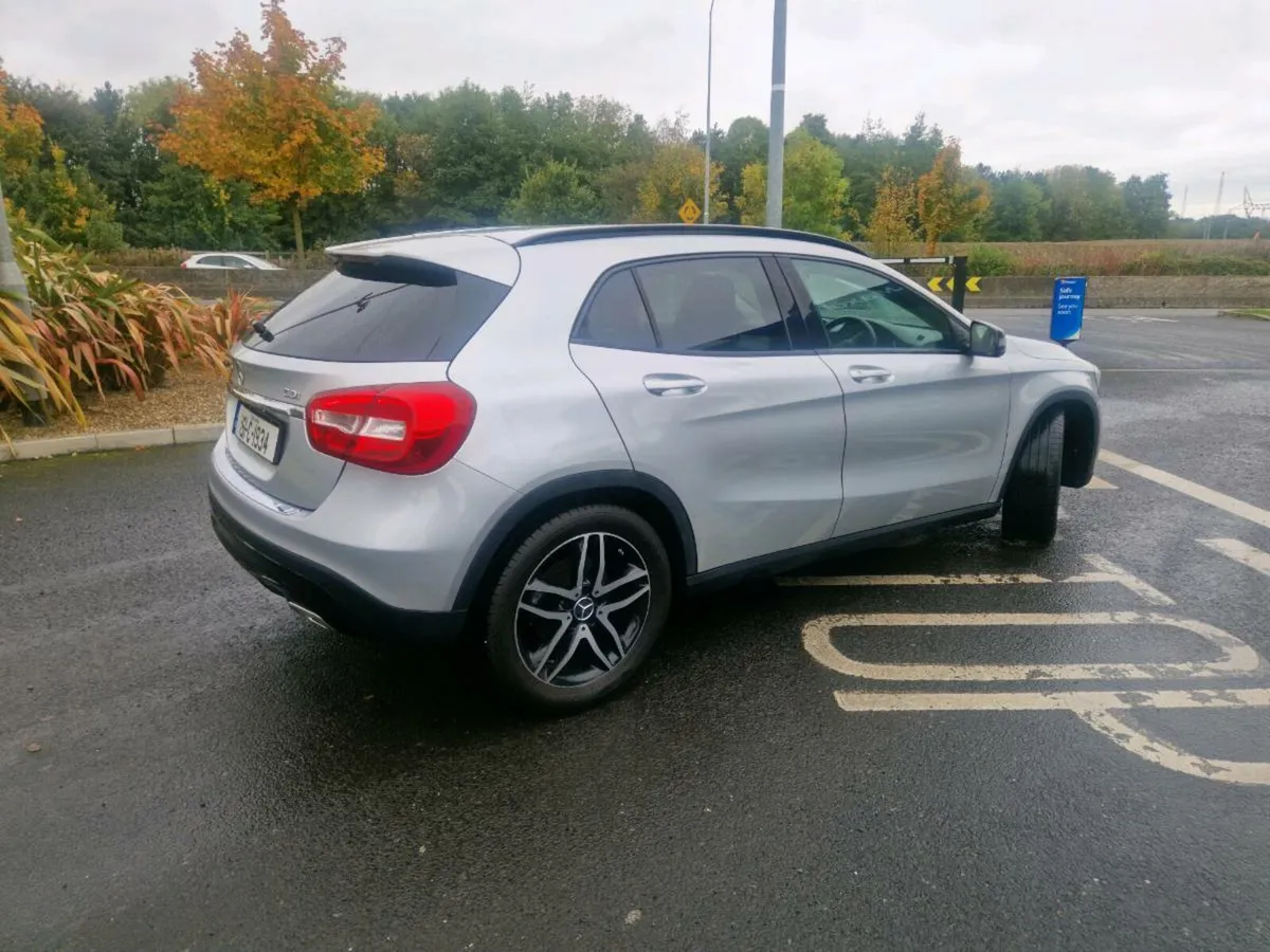 Mercedes GLA180cdi URBAN - Image 2