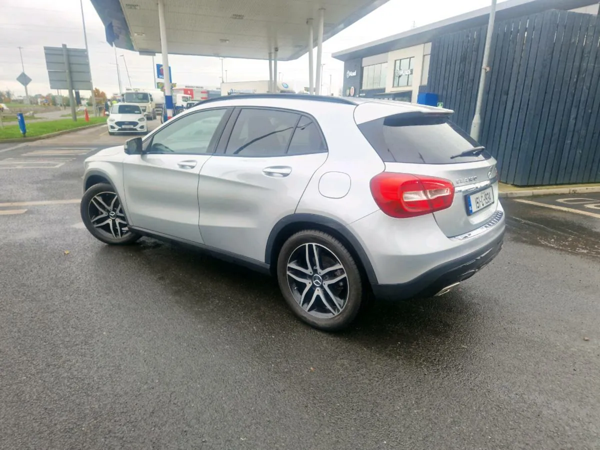 Mercedes GLA180cdi URBAN - Image 4