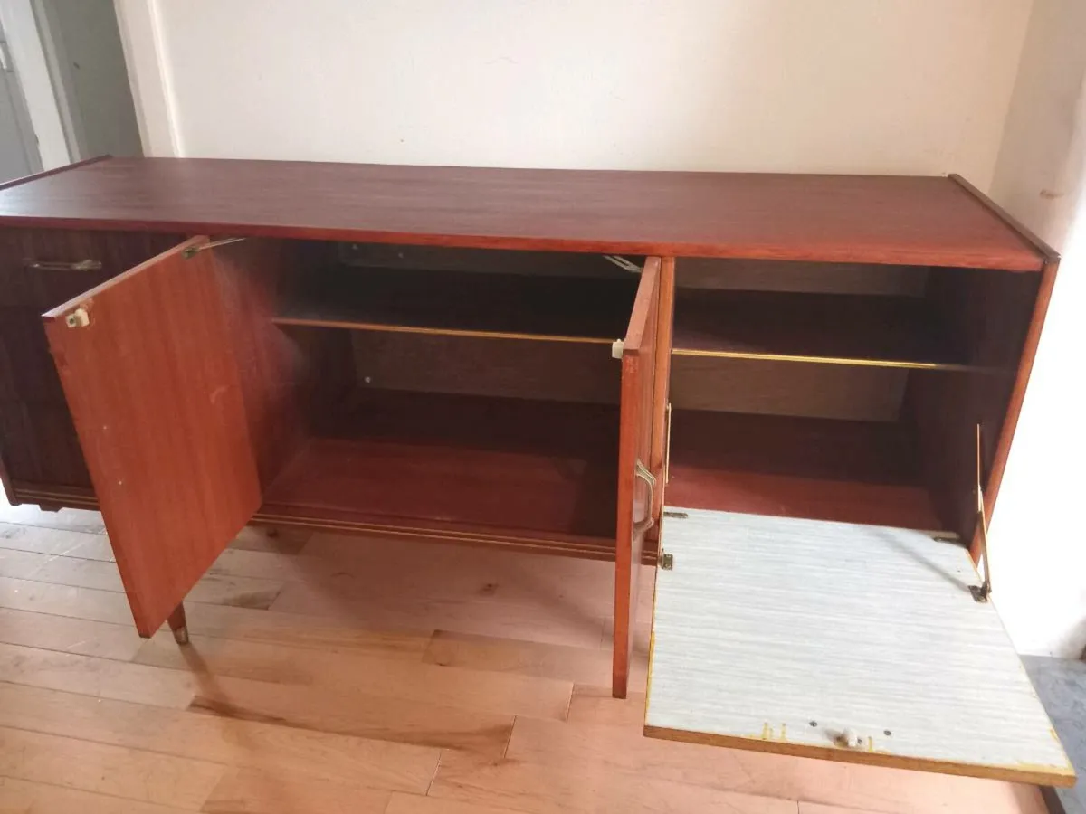 mid century teak short sideboard  restored - Image 4