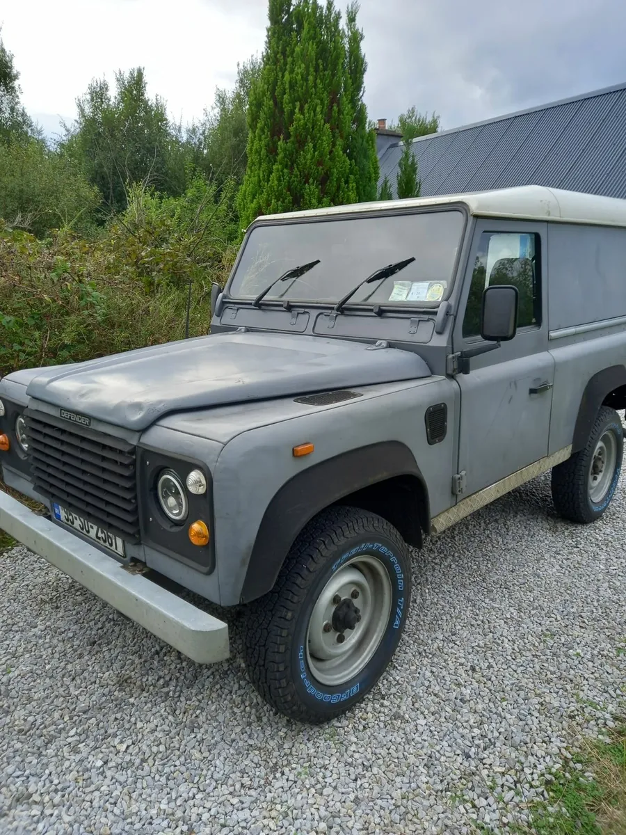 Land Rover Defender 1995 - Image 2