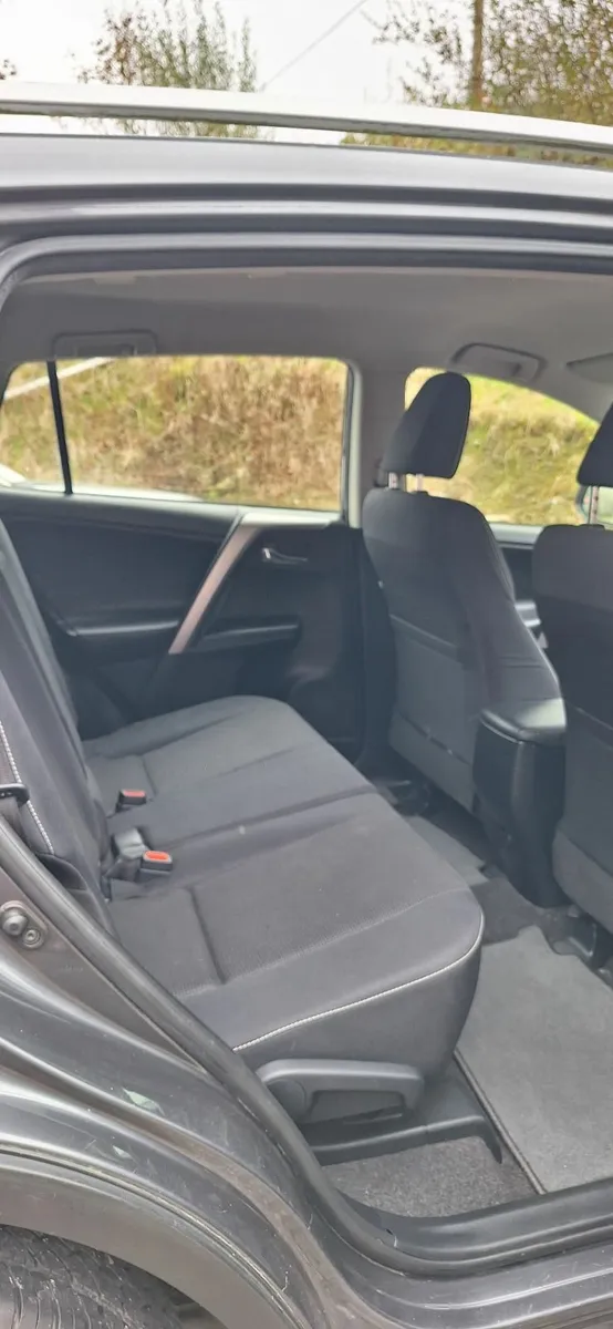 Toyota RAV4 2016 - Image 2