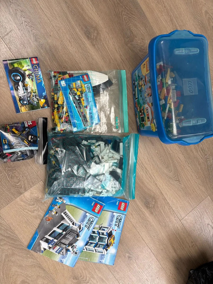 Lego Sets and Complete Blue Box - Image 3