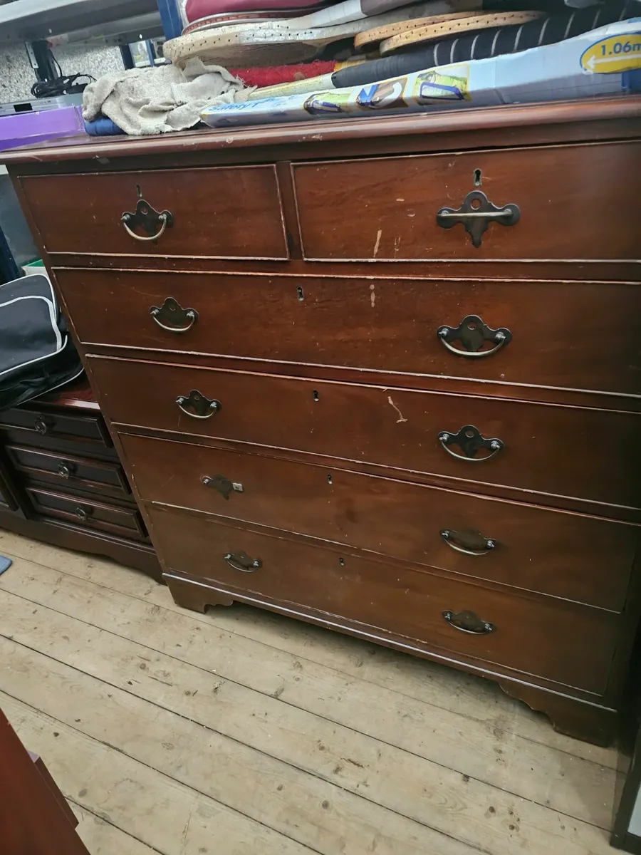 Antique mahogany 2 over 4 chest of drawers