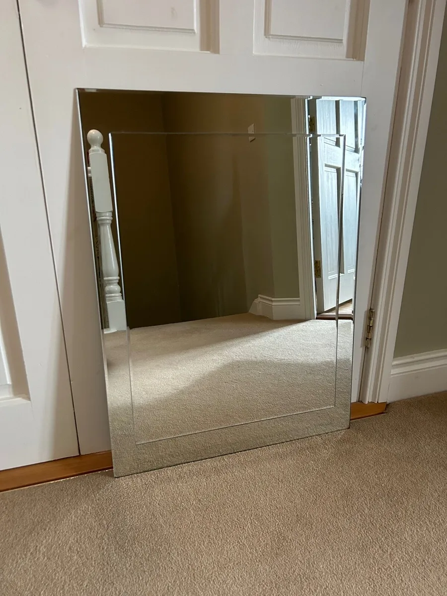 Mirror 60 x 80 cms - Image 1