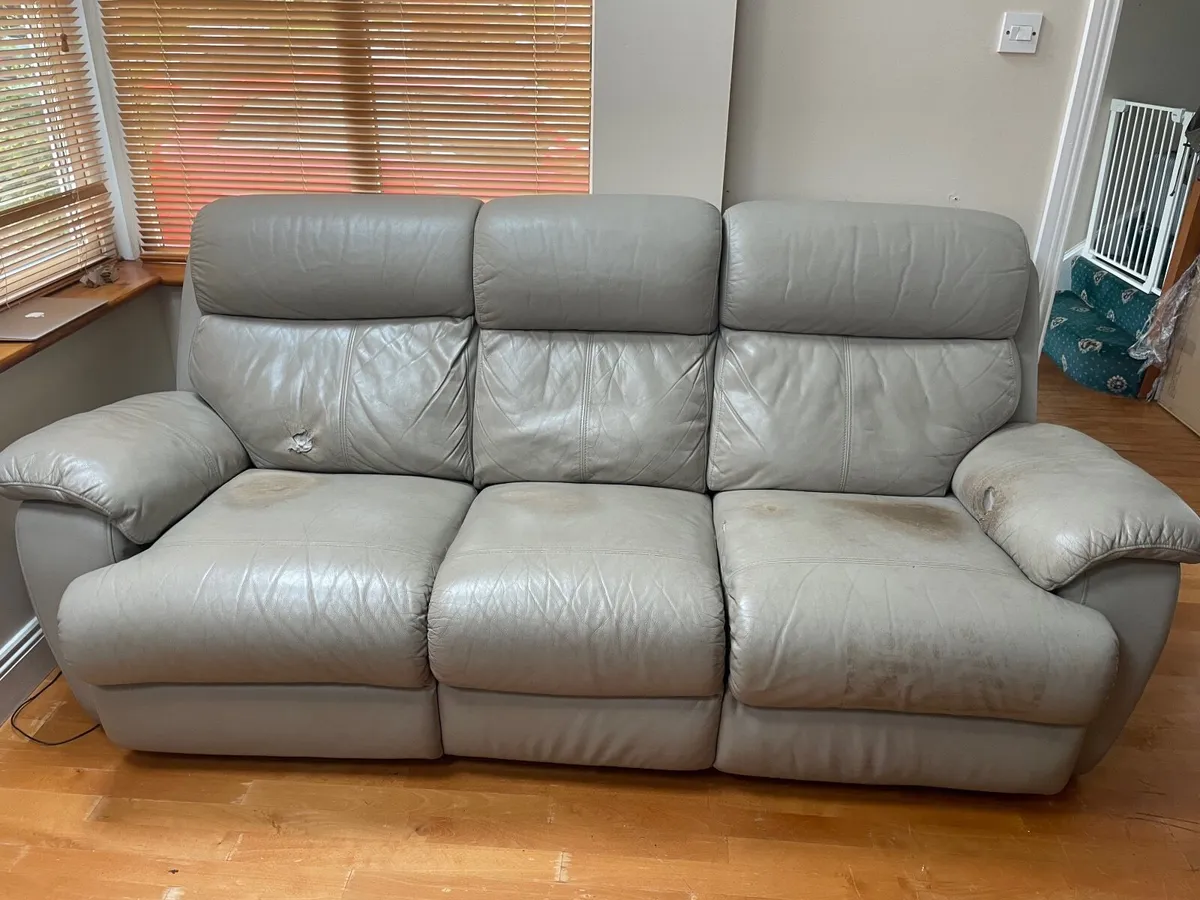 Sofa(free to collect) - Image 1