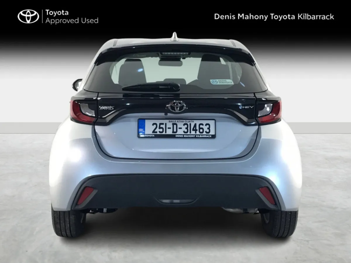 Toyota Yaris HYBRID LUNA 3 YEARS FREE SERVICING - Image 4