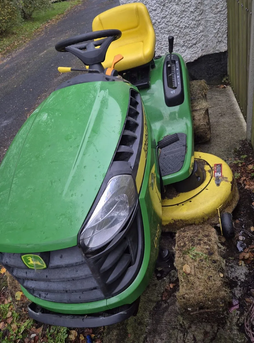 John Deere Ride On Lawnmower - Image 2