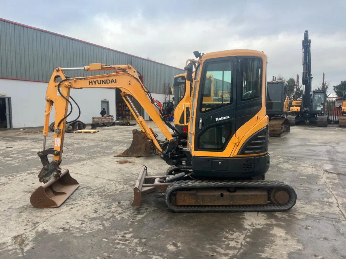 2014 Hyundai R27Z-9 - Image 1