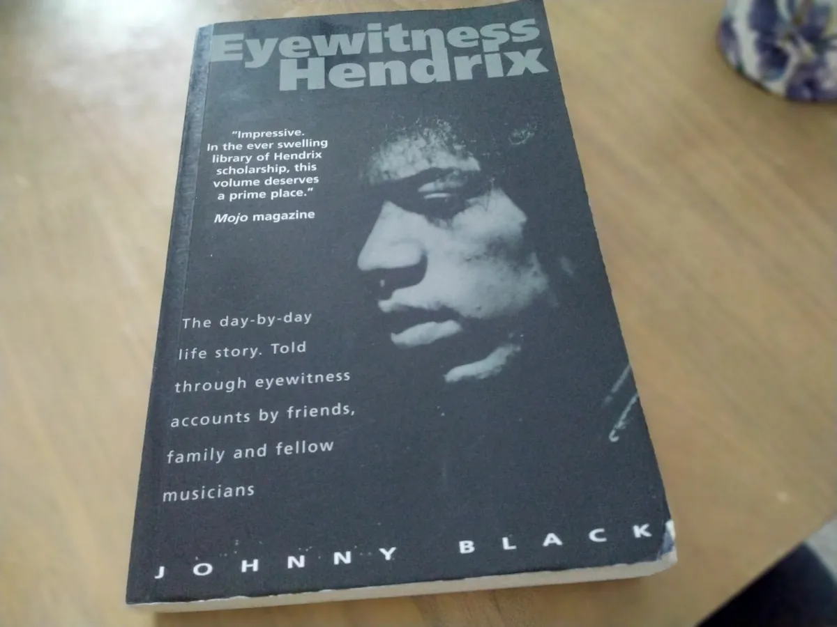 Jimi hendrix.  Eyewitness.     Book