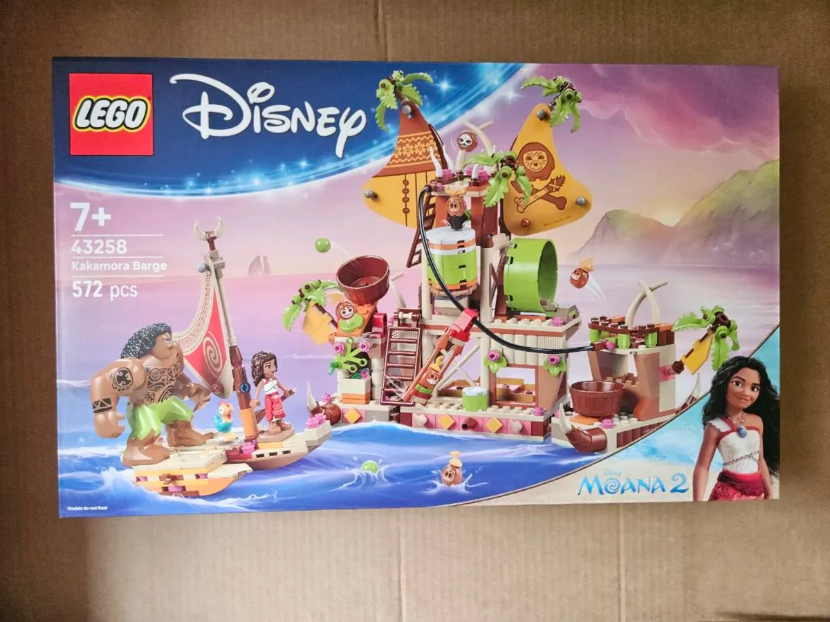 Lego kakamora barge 43258