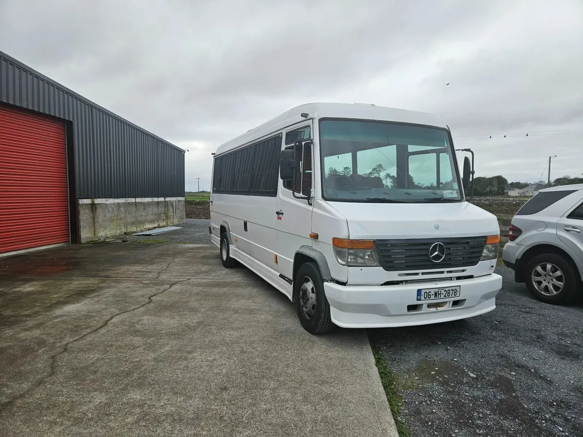Mercedes Vario 814 25 seater - Image 2