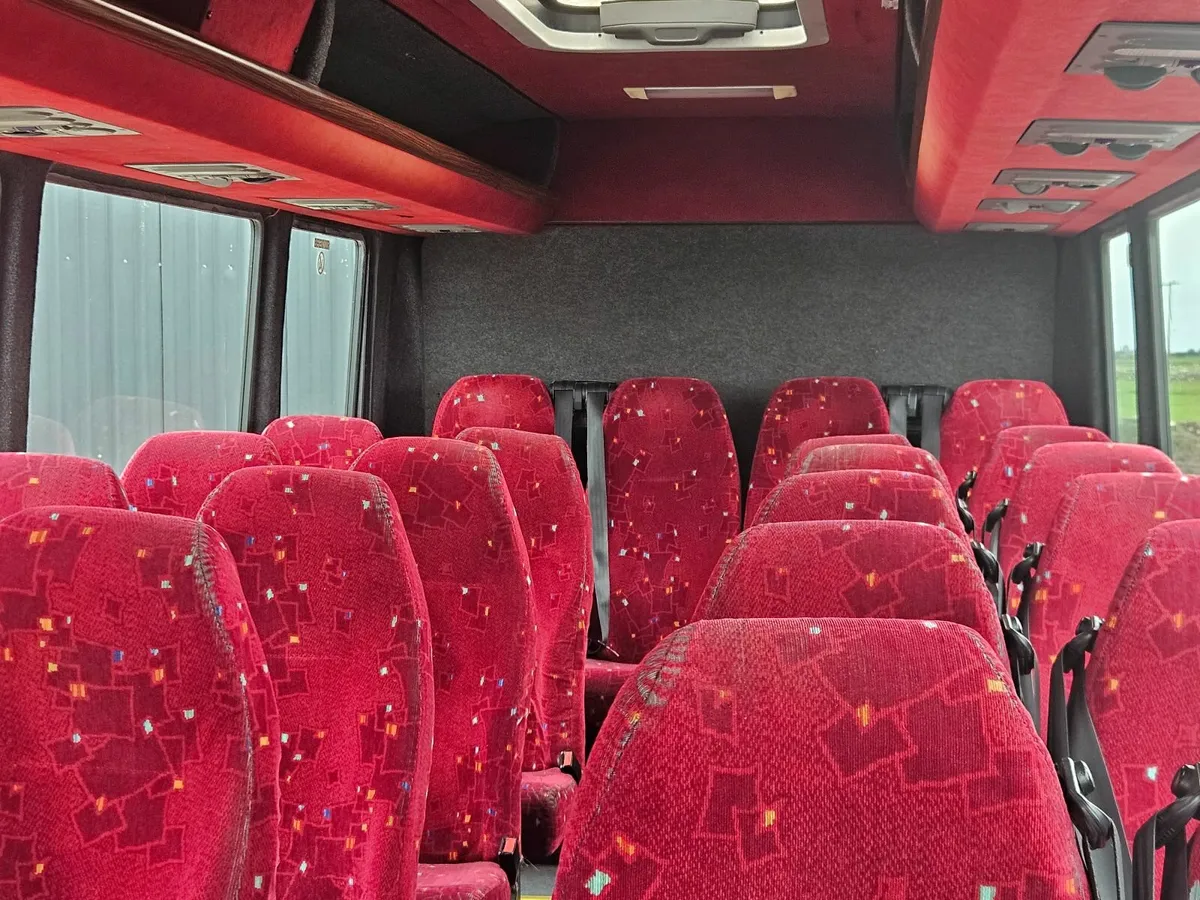 Mercedes Vario 814 25 seater - Image 3