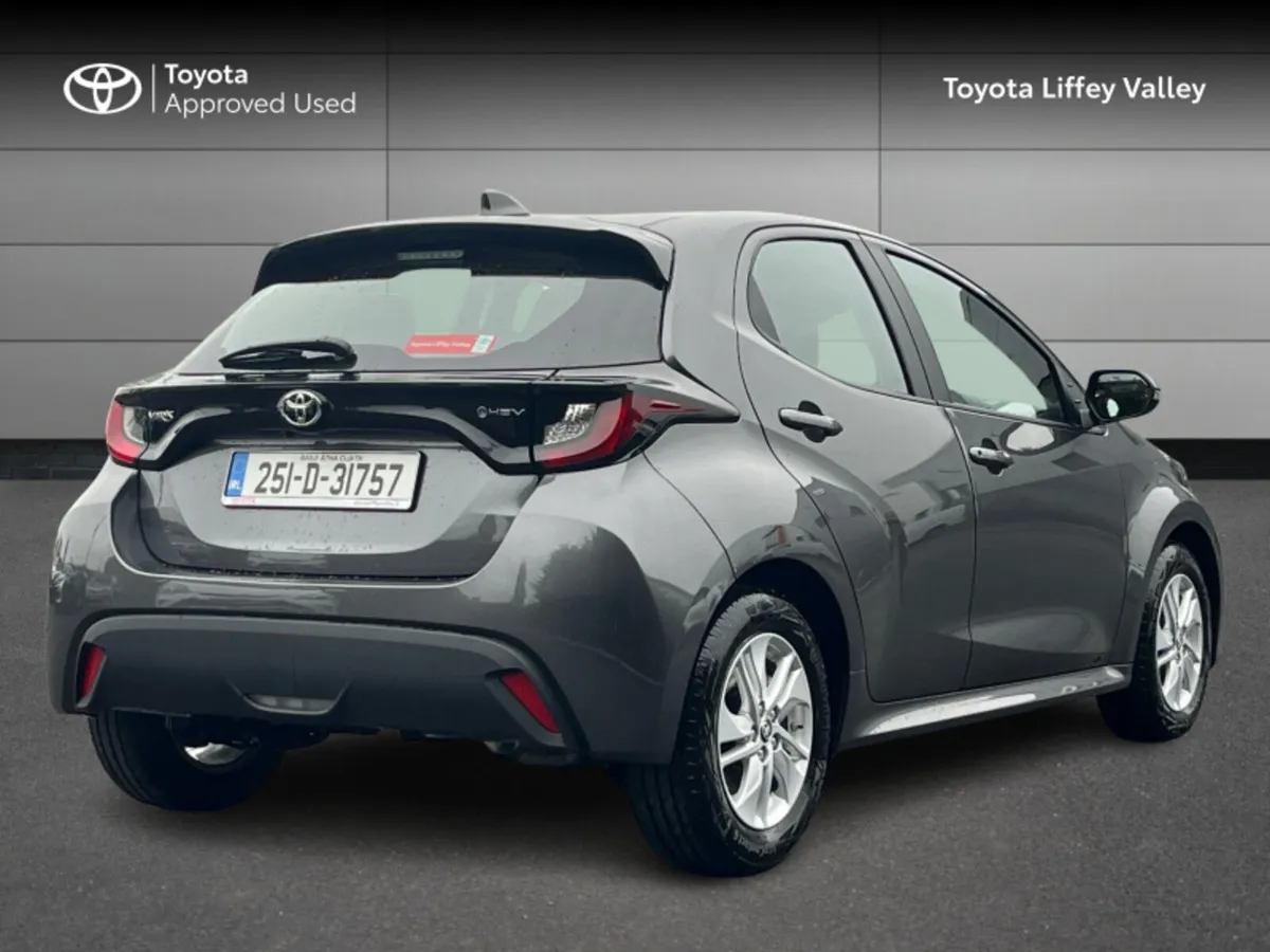 Toyota Yaris Yaris Hybrid 115 Luna - Image 2