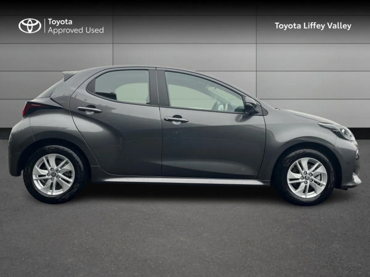 Toyota Yaris Yaris Hybrid 115 Luna - Image 3