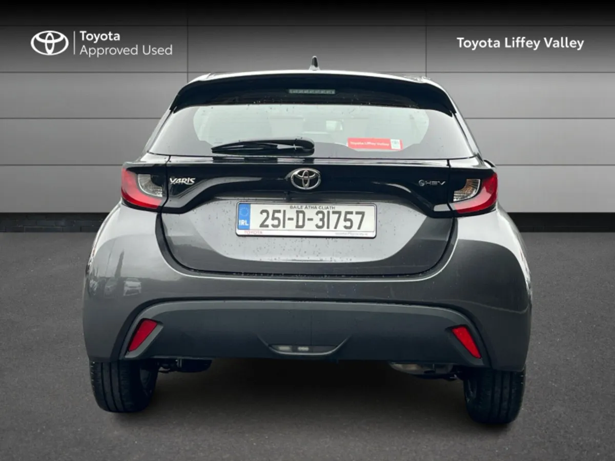 Toyota Yaris Yaris Hybrid 115 Luna - Image 4