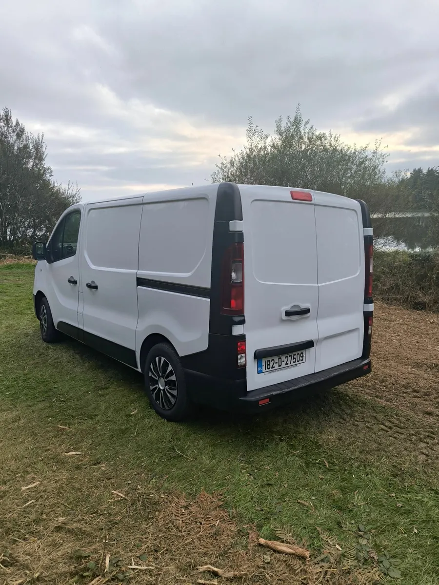 **Renault Trafic 2018** - Image 2