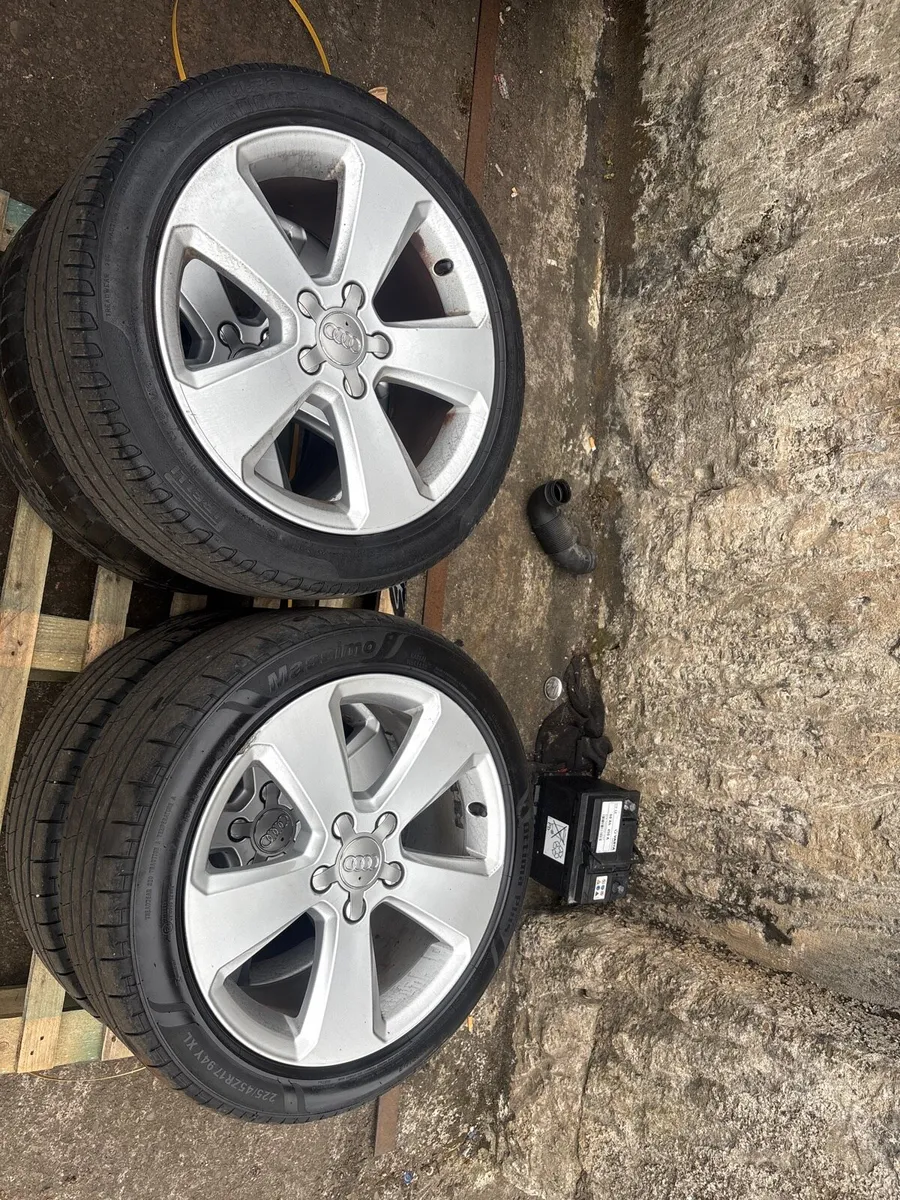 Audi a3 alloys 225/45/17 - Image 1