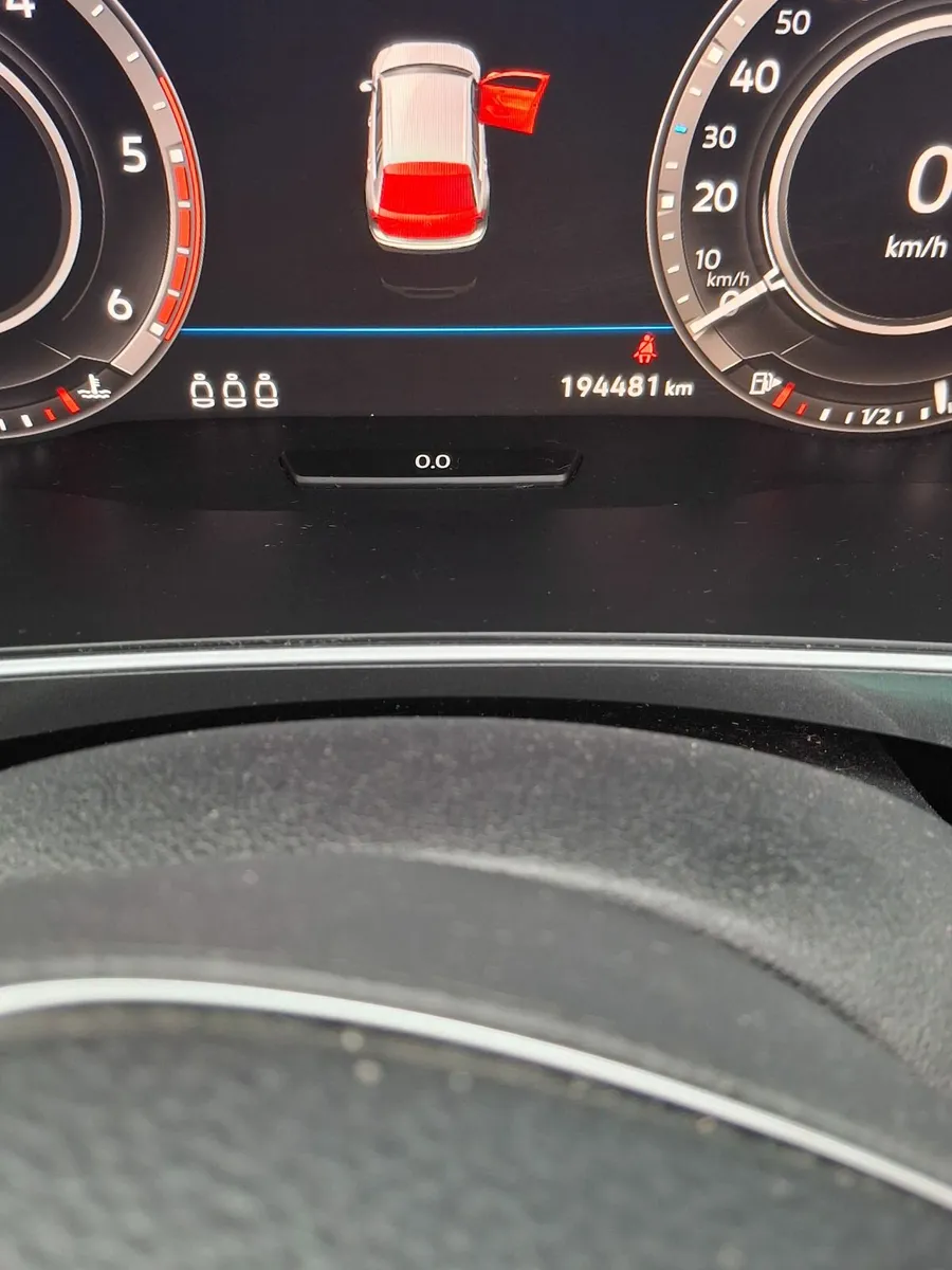 Volkswagen Tiguan 2018 - Image 2