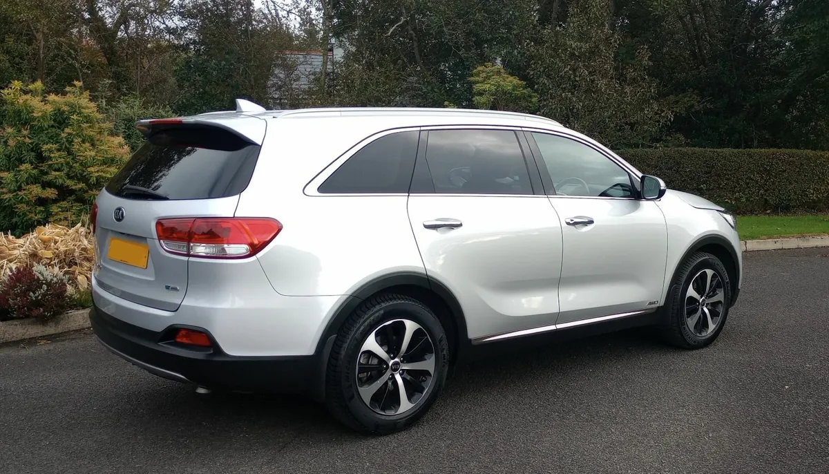 Kia Sorento 2017 2.2 Diesel AWD 7 seater - Image 2