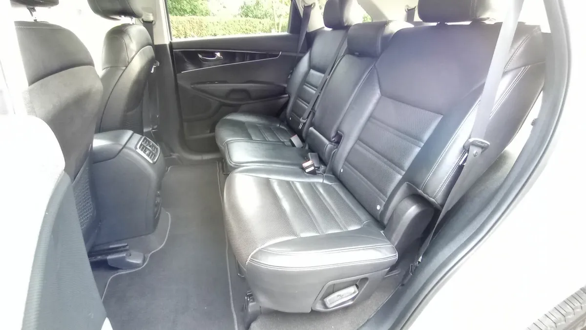 Kia Sorento 2017 2.2 Diesel AWD 7 seater - Image 3
