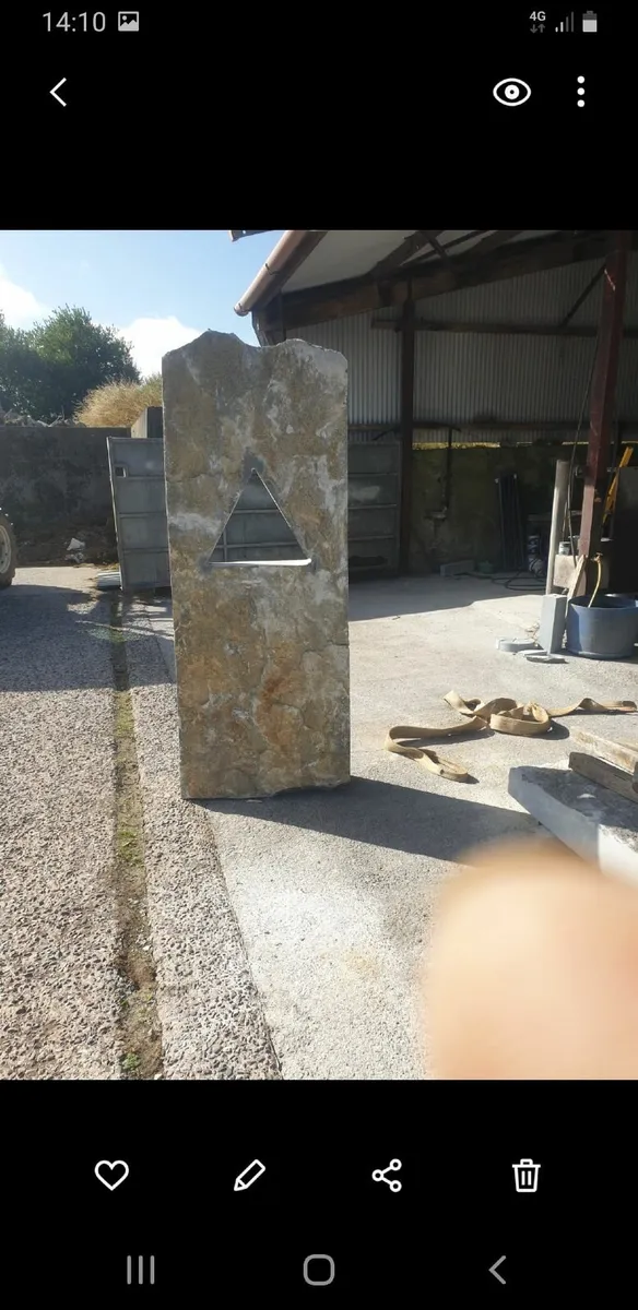 Standing see thru monolith - Image 1