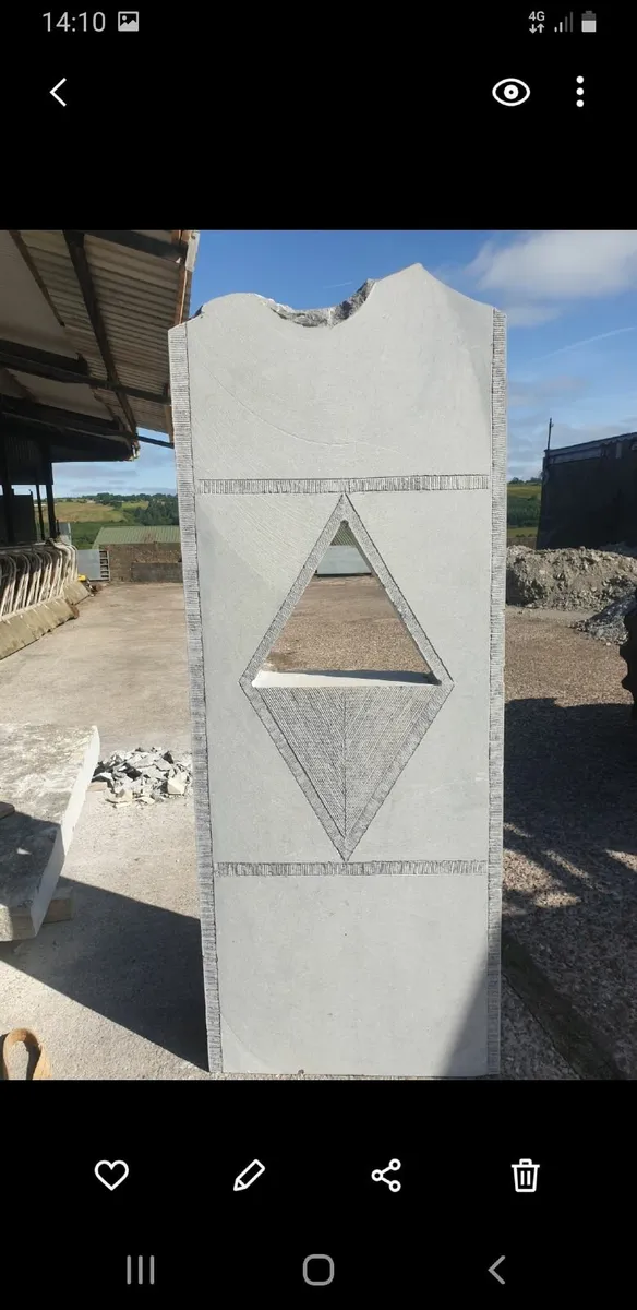 Standing see thru monolith - Image 2