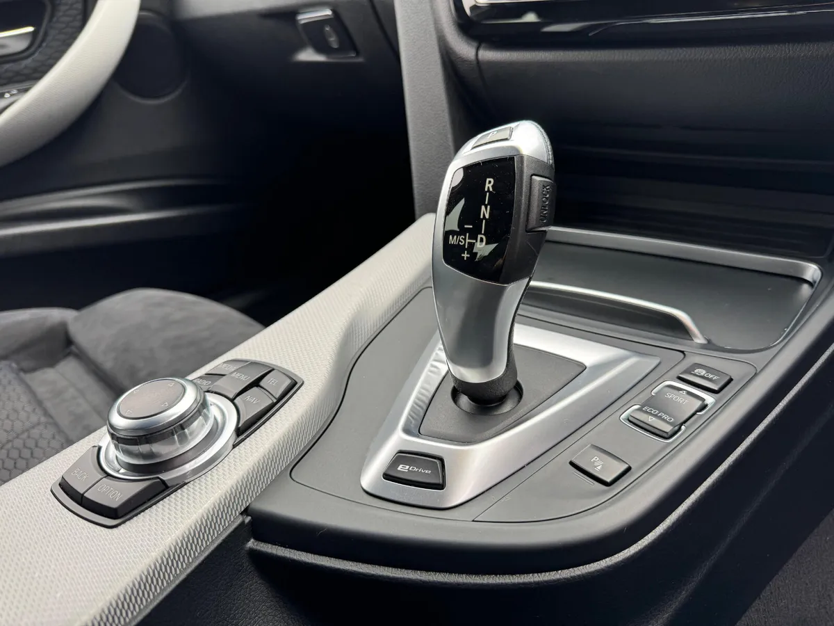 BMW 3 SERIES 330E M SPORT 4DR AUTO HYBRID - Image 4