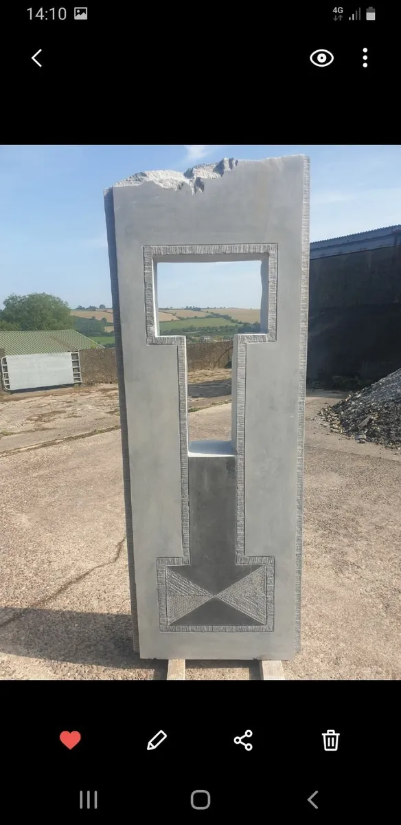 Standing see thru monolith - Image 1