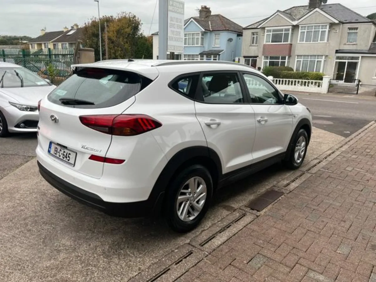 Hyundai Tucson ix35 Comfort 1.6D 5DR - Image 3