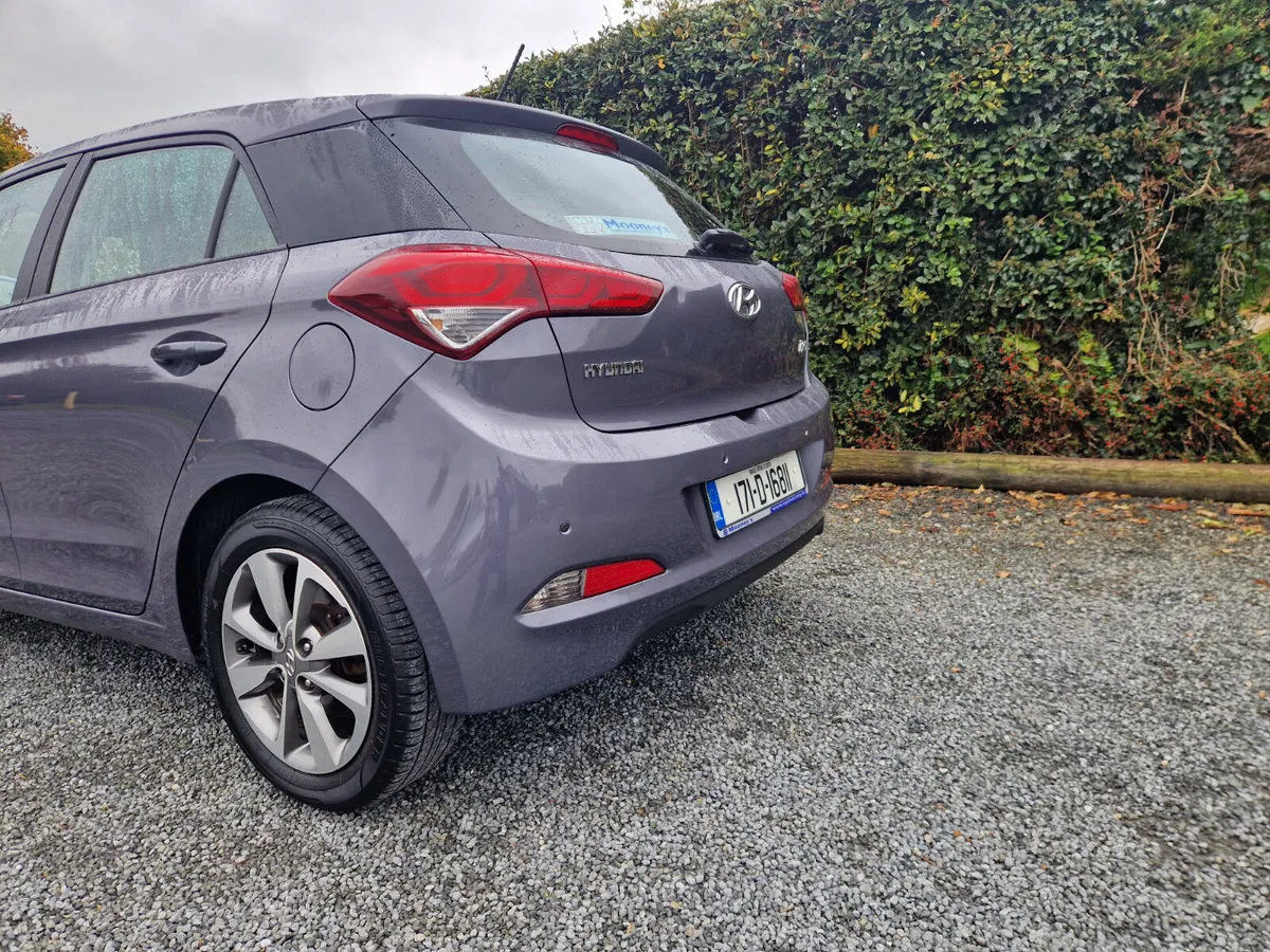 Hyundai i20 DELUXE 2017 - Image 3