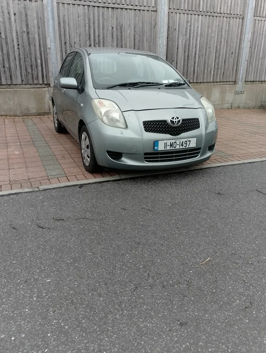 Automatic Yaris 1.3p Nct: 08/26 - Image 1