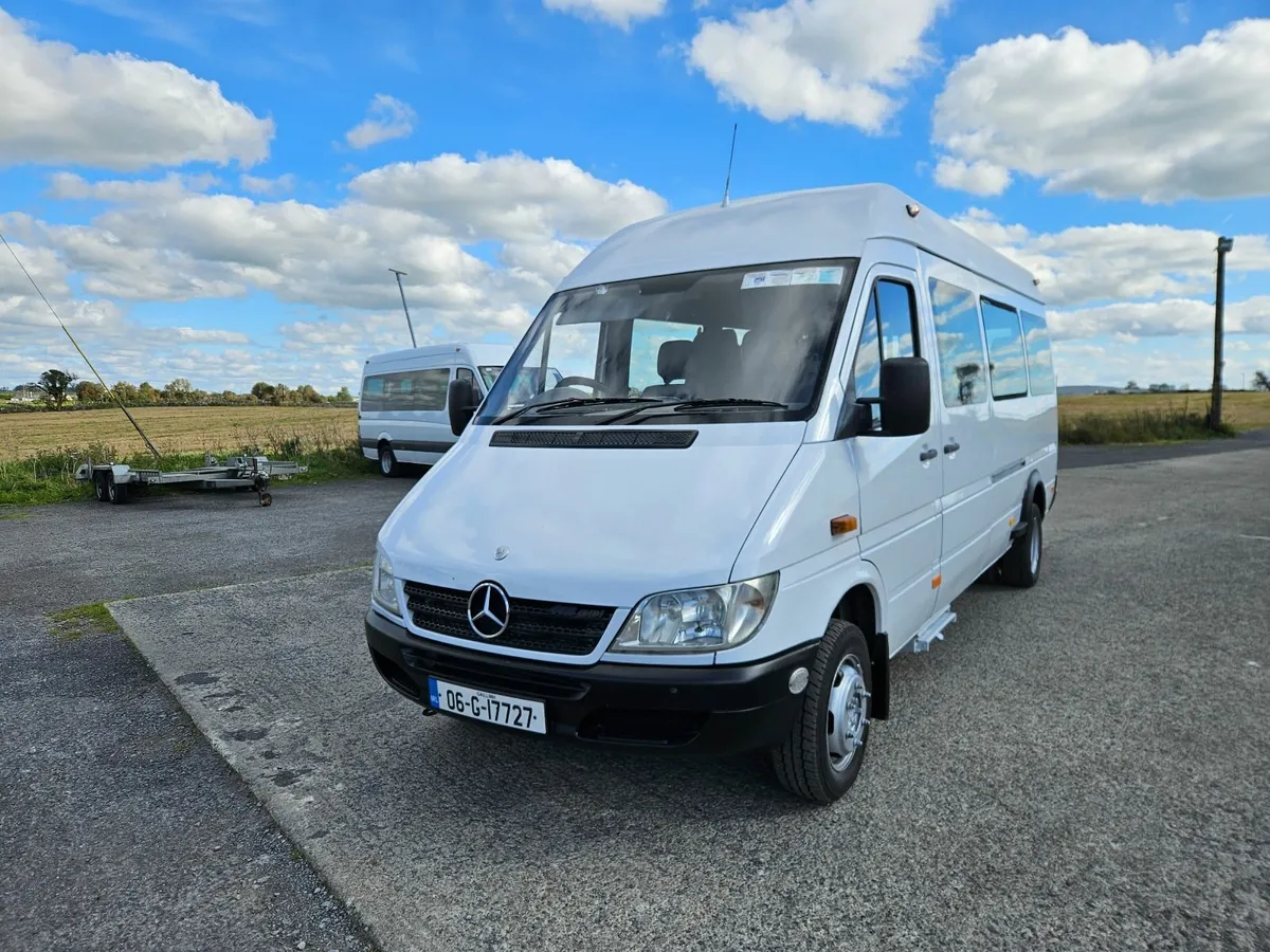 Mercedes-Benz Sprinter 2006 wheelchair lift - Image 1