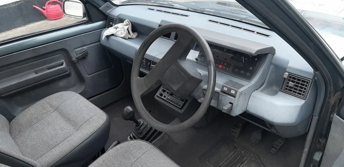 Renault 5 1990 - Image 1