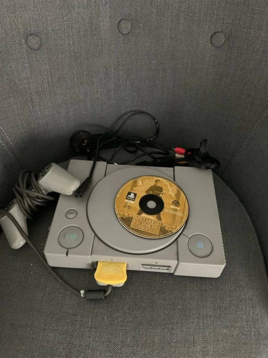 play station 1 - Image 1