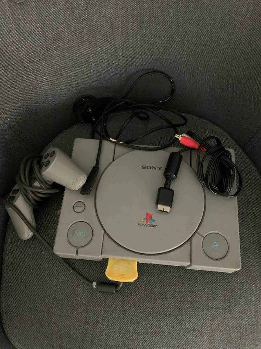 play station 1 - Image 2
