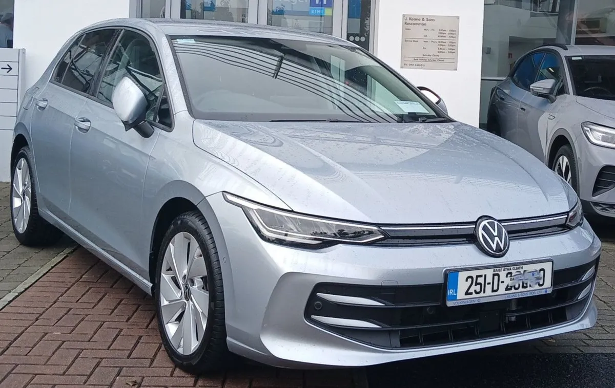 Volkswagen Golf Edition 75 2.0 TDI 116HP  park As - Image 1
