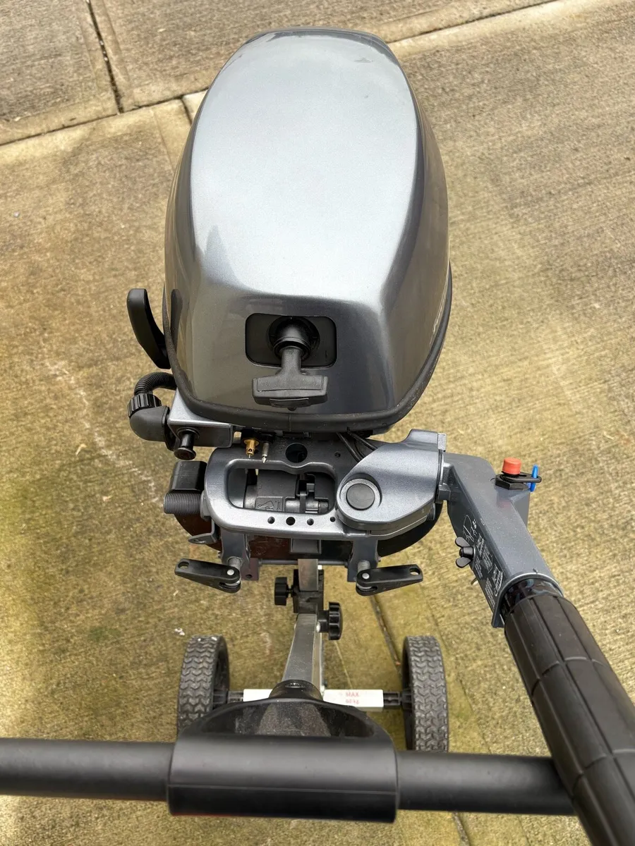 Yamaha 8hp outboard - Image 4