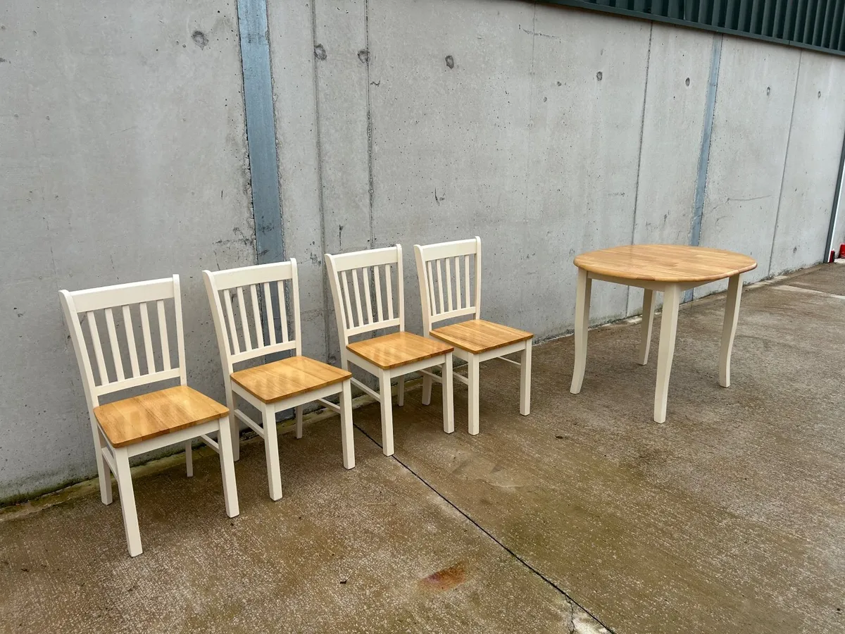 Table and chair set - Image 2