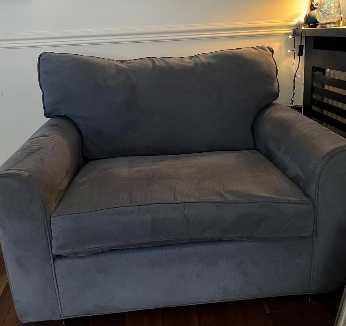 Cuddle chair / large armchair - Image 1