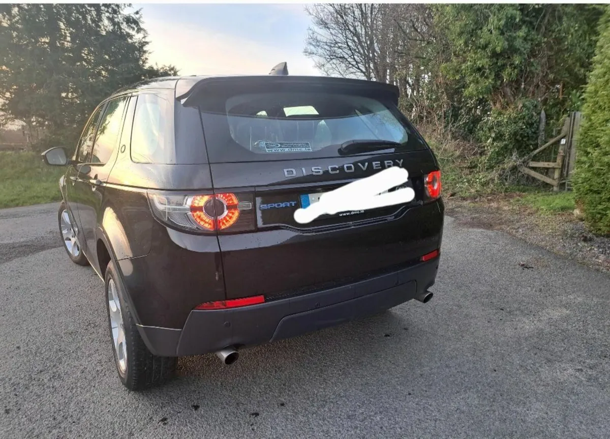 Land Rover Discovery Sport 2017 - Image 2