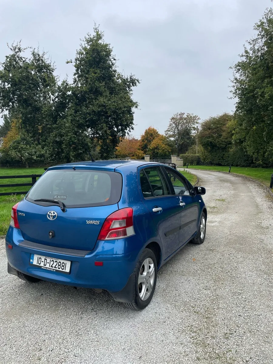2010 Toyota Yaris - Image 3