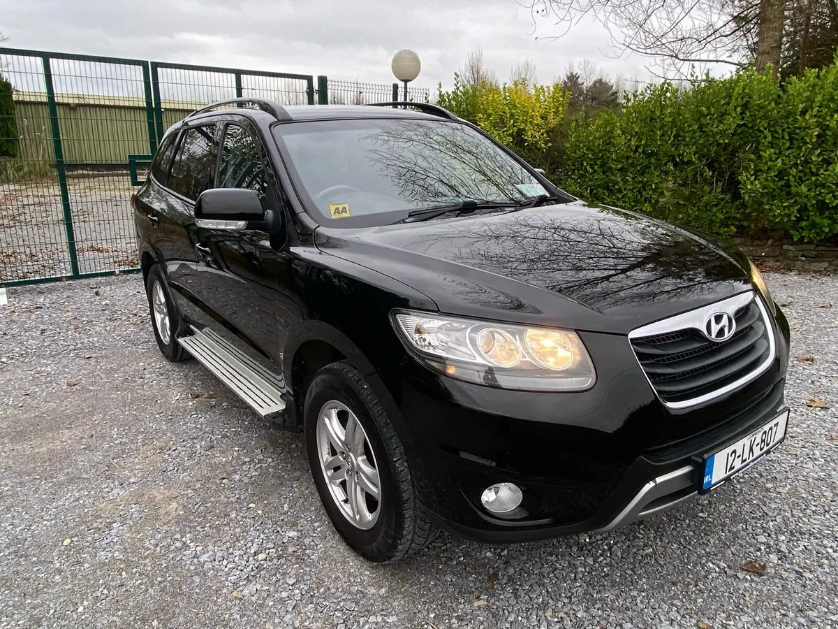 2012 Hyundai Santa Fe Dsl 7 Seater - Image 2