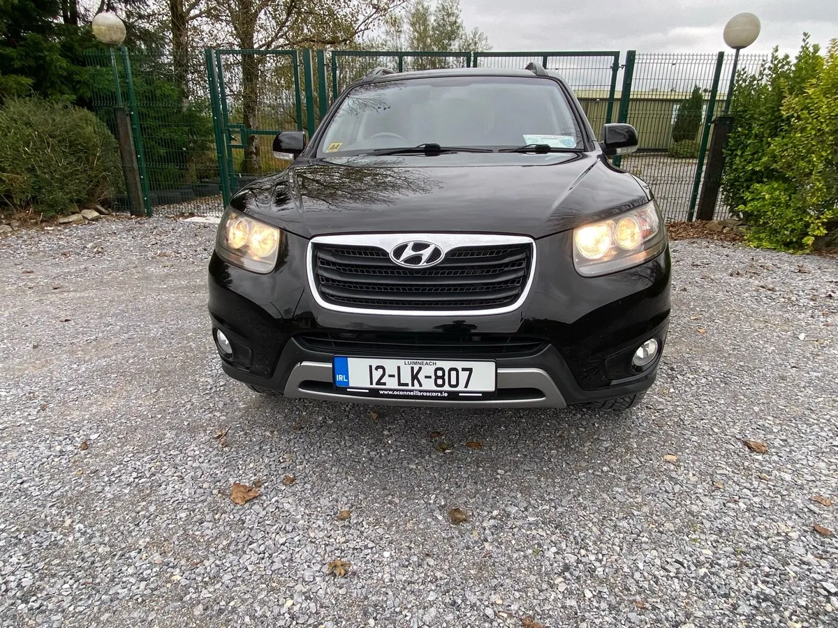 2012 Hyundai Santa Fe Dsl 7 Seater - Image 3