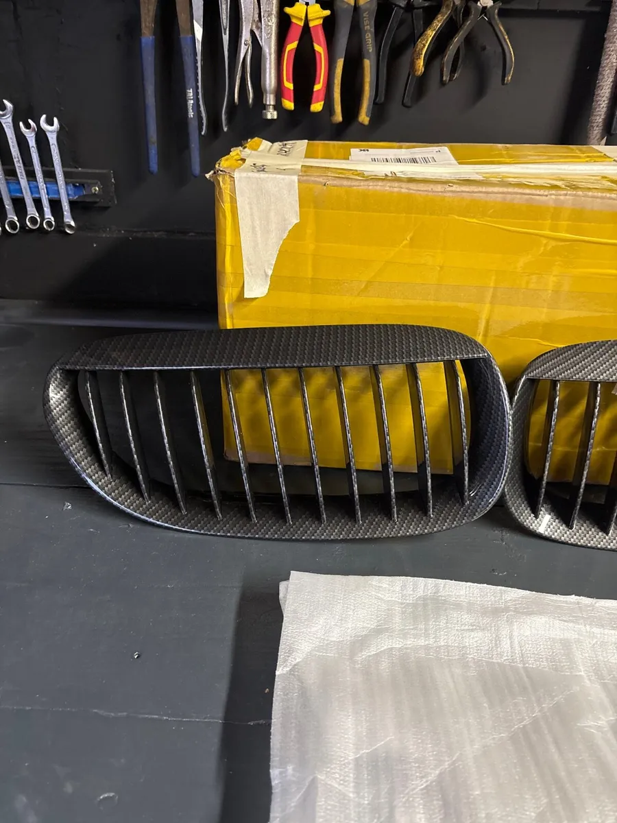 Bmw 6 series e63/ e64 carbon Grills ( new ) - Image 2